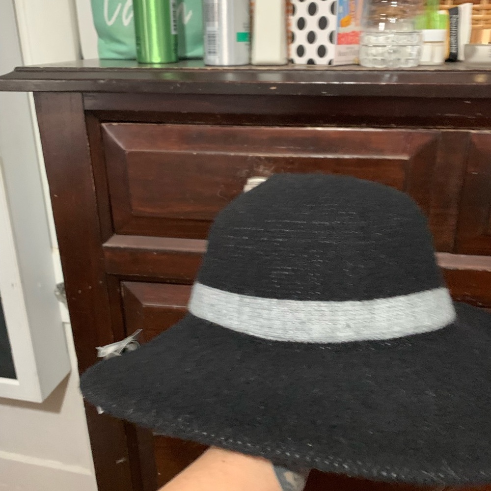 Fall winter hat - Picture 5 of 5